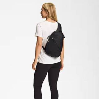 This is the perfect bag - for everything from daily life to vacation! Love the rose gold on the black