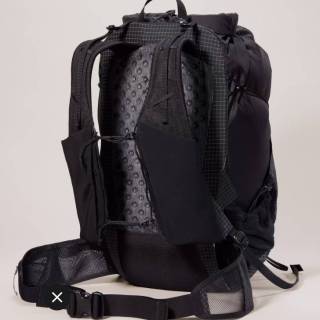 Lightweight, durable 35L pack with an adjustable fit for day hikes and overnight camping.