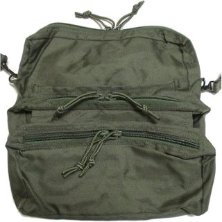 Mil-Tec Unisex Medical Kit Bag - Functional Rugged Tactical Outdoor Camping Hiking Handbag with Strap System & Medical Badge