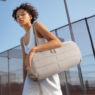Bolsa de gimnasio acolchada para mujer, bolsa de lona ligera con compartimento para zapatos, bolsa de fin de semana con bolsillo impermeable