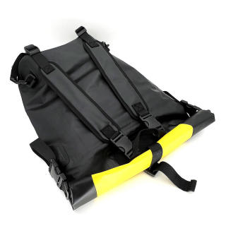 حقيبة ظهر متينة شديدة التحمل ومقاومة للماء، مناسبة للغوص والاستخدام اليومي، مزودة بخاصية فصل الملابس الجافة عن المبللة، وجيب علوي قابل للطي للحفاظ على جفاف المعدات.