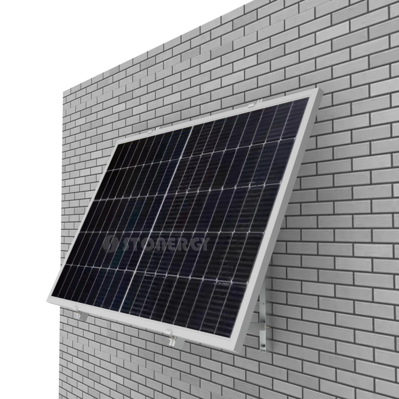 Kit solar sencillo de diseño moderno. Sistema de montaje fotovoltaico. Soporte de montaje para pared de balcón.