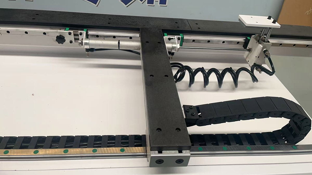 Multifunctional keyhole machine